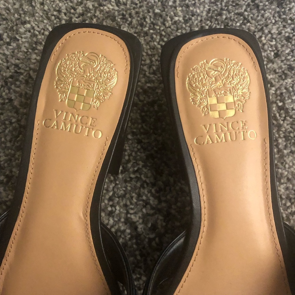 Vince Camuto Black Selaries - Picture 2 of 5